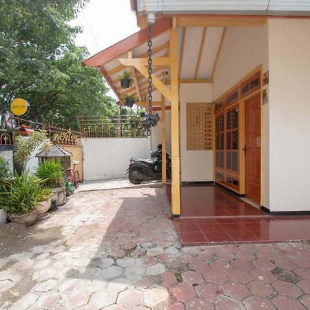 Spot On 3218 Bee Palm Family Syariah Hotel Malang Exterior foto