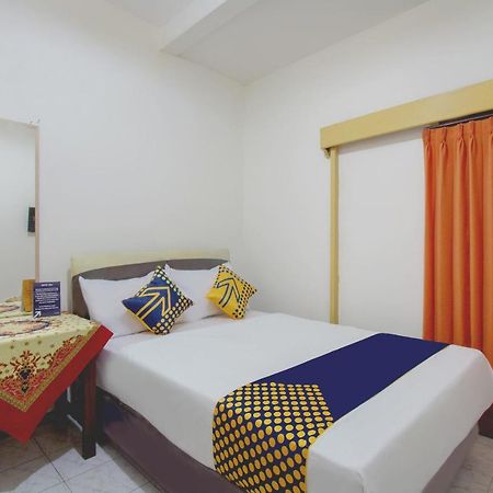 Spot On 3218 Bee Palm Family Syariah Hotel Malang Exterior foto