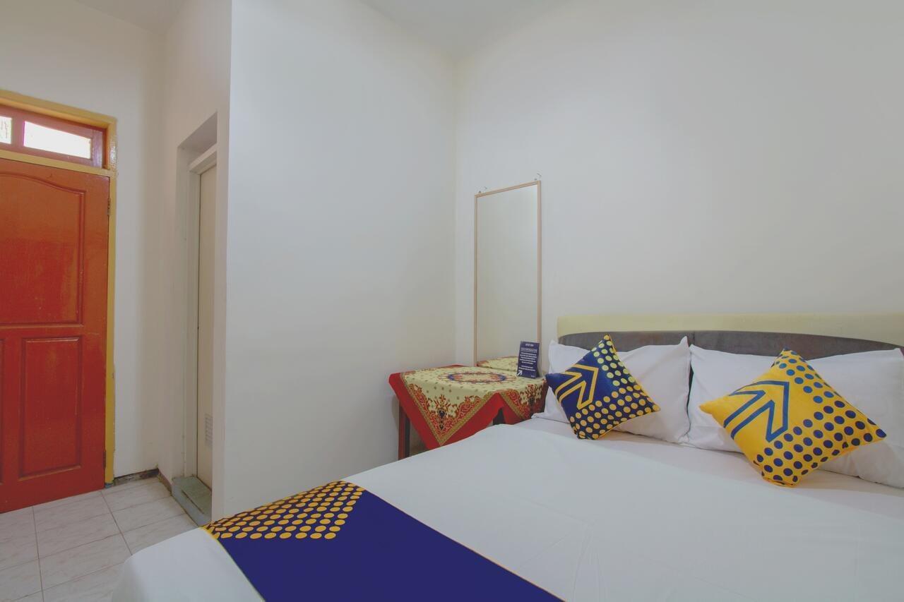 Spot On 3218 Bee Palm Family Syariah Hotel Malang Exterior foto