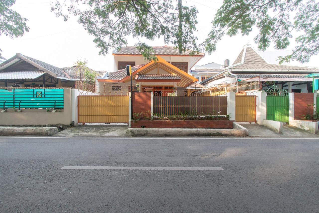 Spot On 3218 Bee Palm Family Syariah Hotel Malang Exterior foto