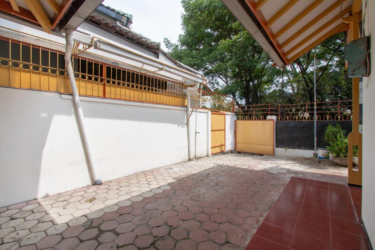 Spot On 3218 Bee Palm Family Syariah Hotel Malang Exterior foto