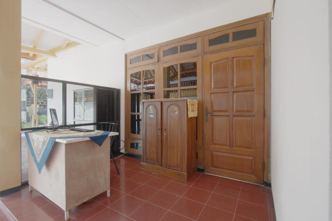 Spot On 3218 Bee Palm Family Syariah Hotel Malang Exterior foto