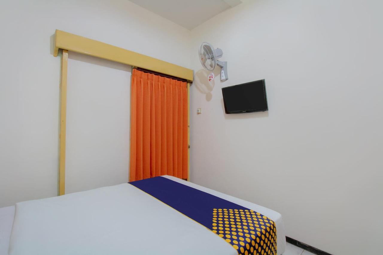 Spot On 3218 Bee Palm Family Syariah Hotel Malang Exterior foto