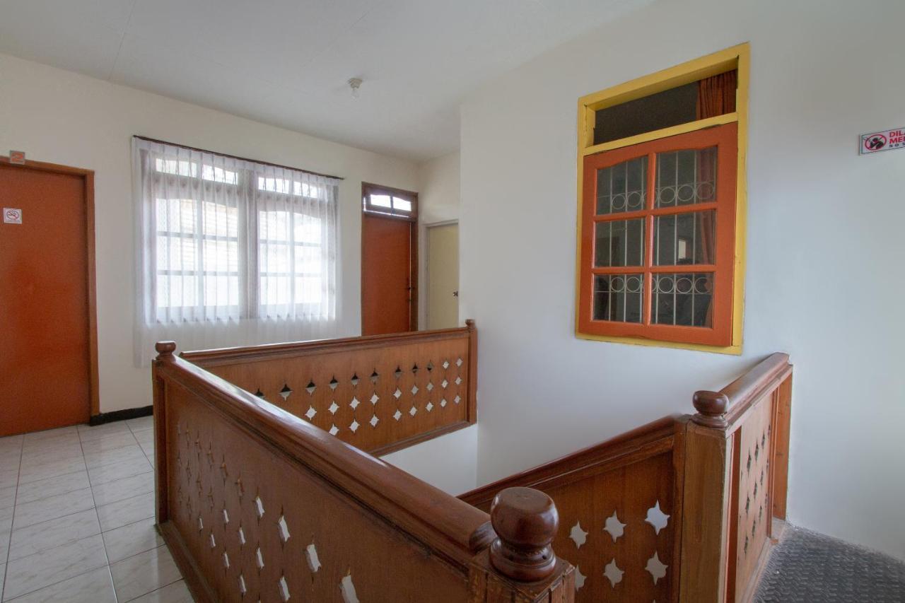 Spot On 3218 Bee Palm Family Syariah Hotel Malang Exterior foto
