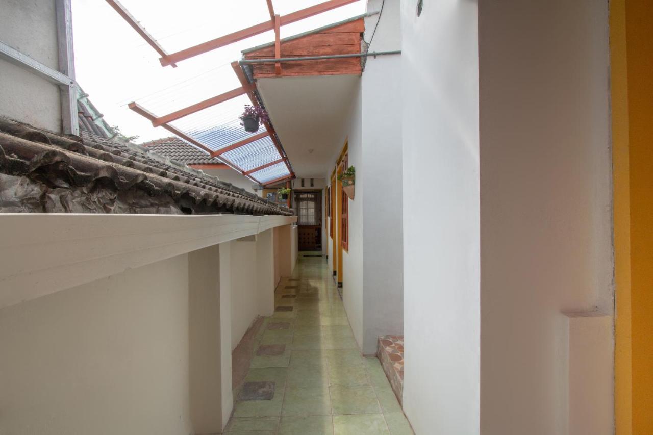 Spot On 3218 Bee Palm Family Syariah Hotel Malang Exterior foto